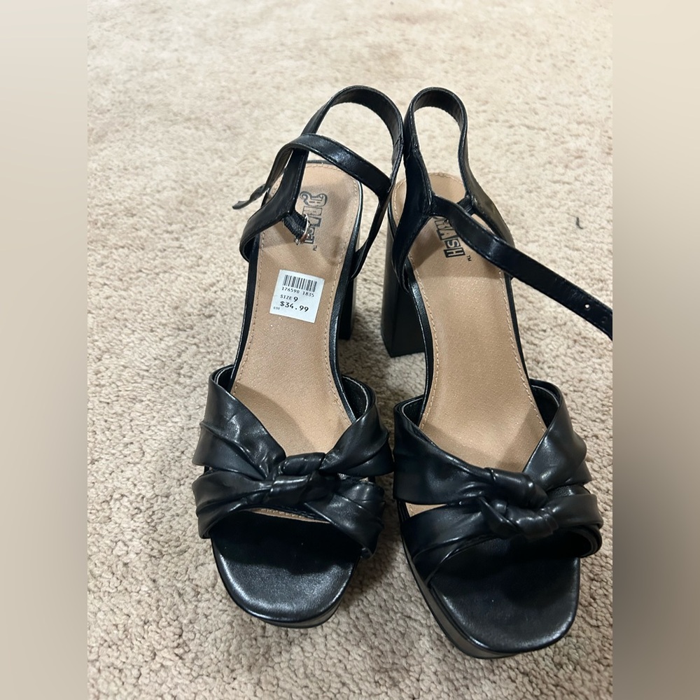 Black 4in heel